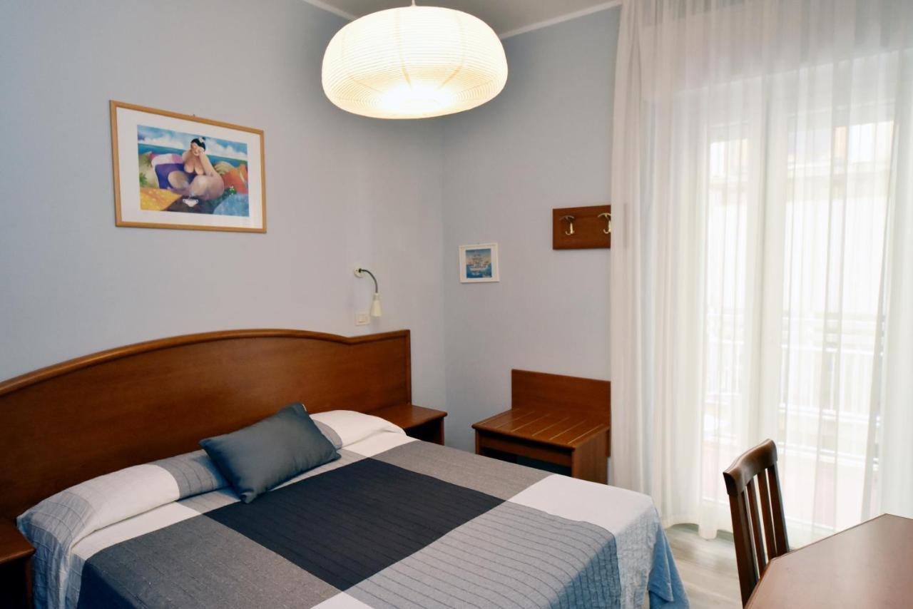 Hotel Mirabella リッチョーネ エクステリア 写真