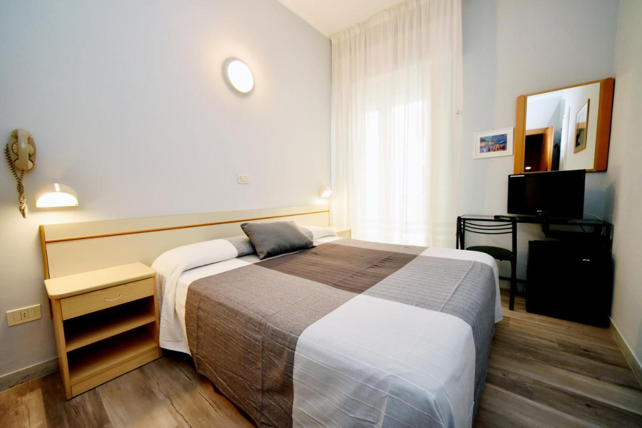 Hotel Mirabella リッチョーネ エクステリア 写真