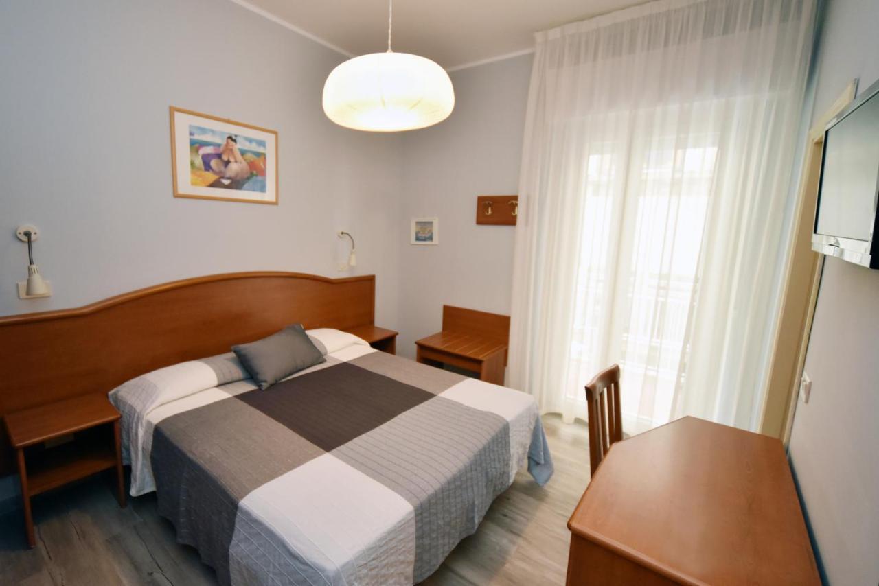 Hotel Mirabella リッチョーネ エクステリア 写真