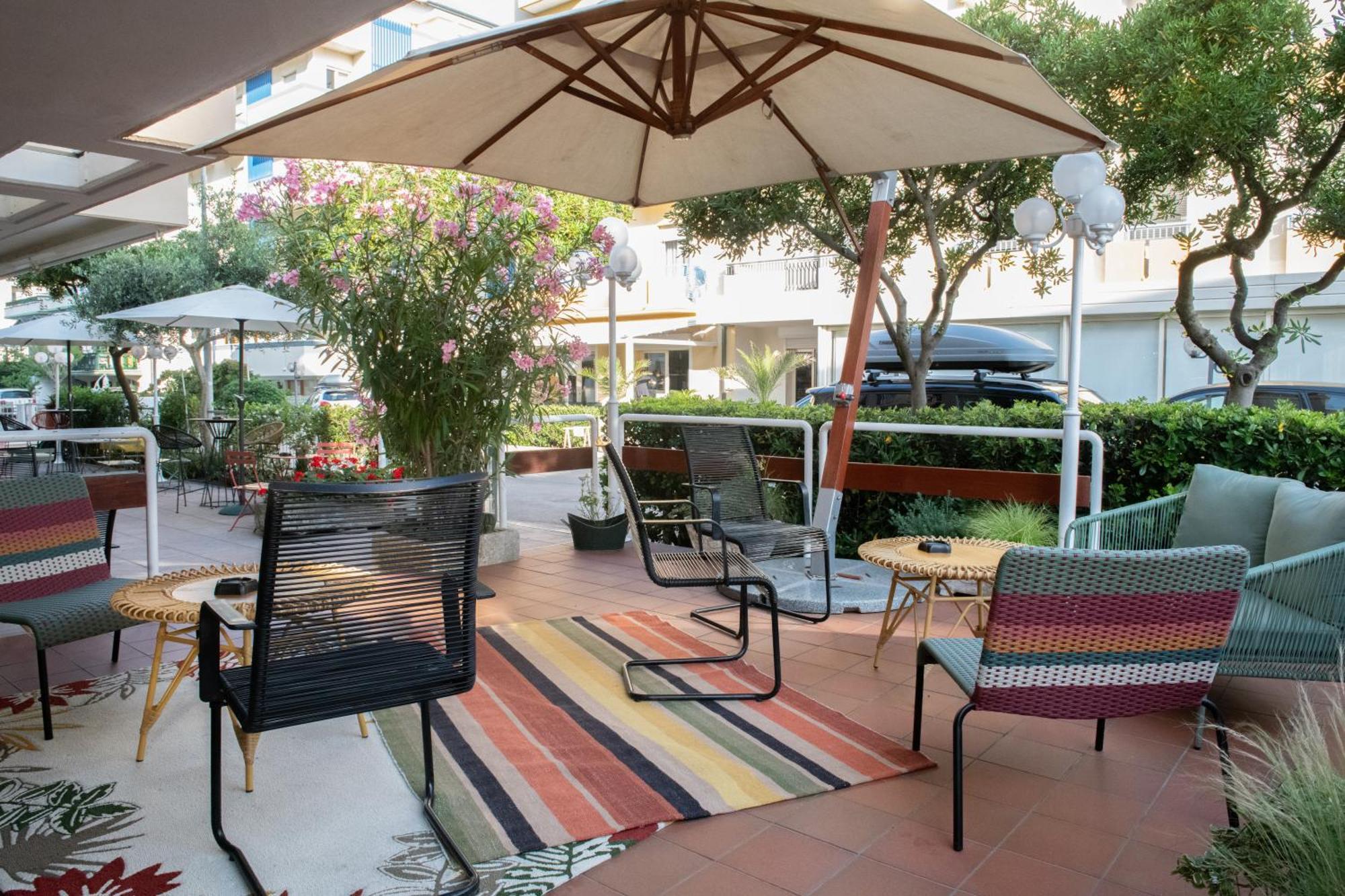 Hotel Mirabella リッチョーネ エクステリア 写真