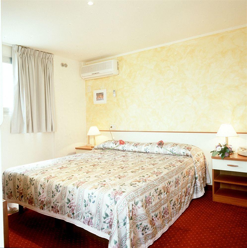 Hotel Mirabella リッチョーネ エクステリア 写真