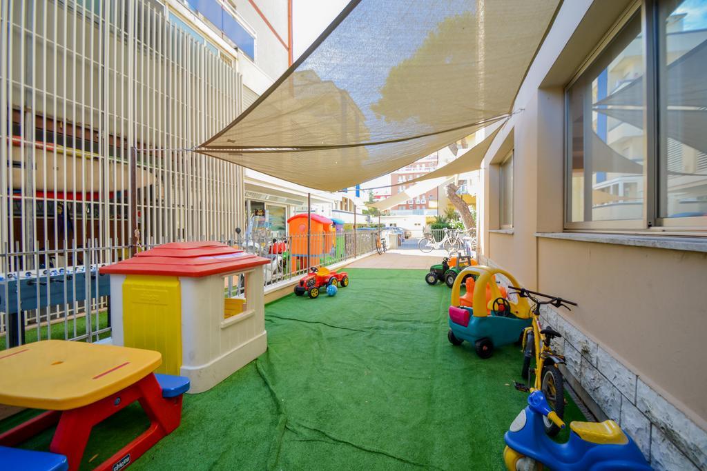 Hotel Mirabella リッチョーネ エクステリア 写真