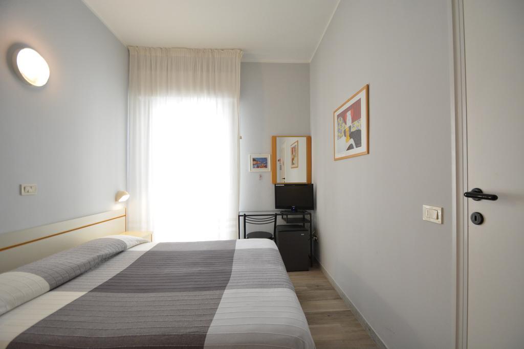 Hotel Mirabella リッチョーネ エクステリア 写真